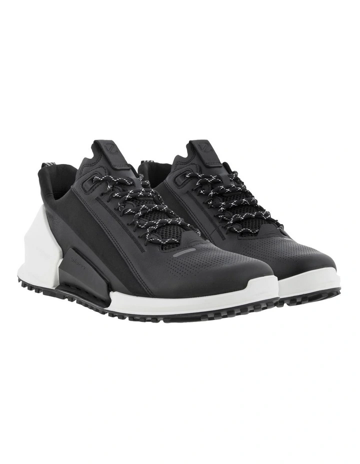 Biom 2.0 Leather Sneaker in Black