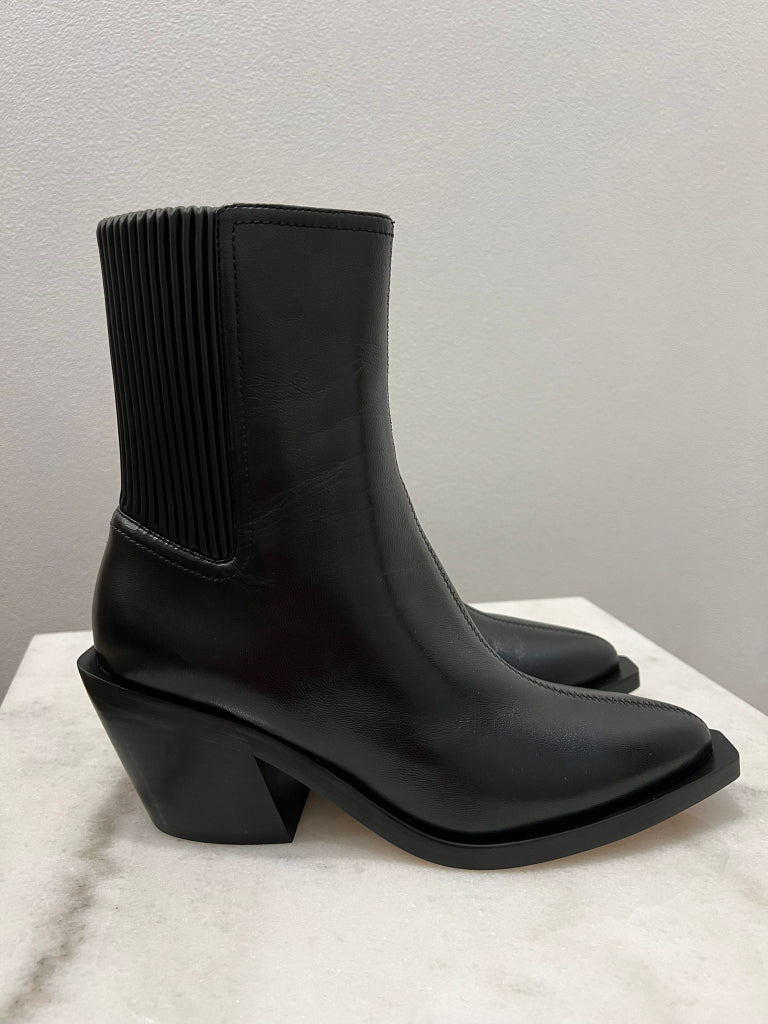 Coach Black Boots - size 38.5