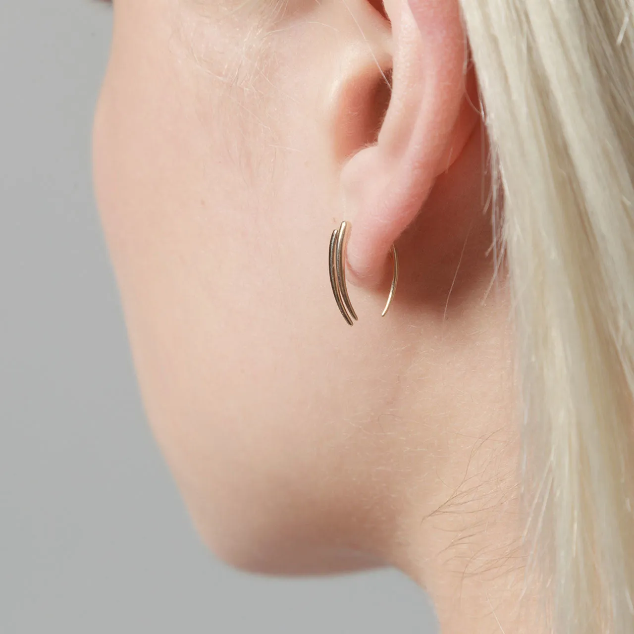 Single Classic Infinite Tusk Earring