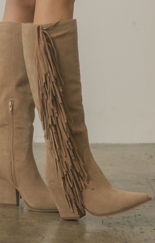 SOMEWHERE OUT WEST - Knee-High Fringe Boots