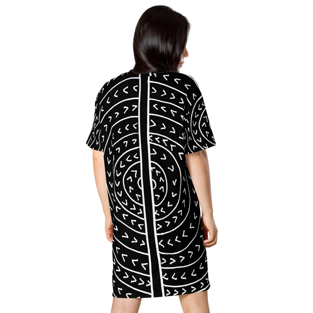 T-shirt dress – The Vowel O