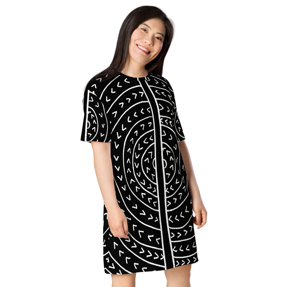 T-shirt dress – The Vowel O