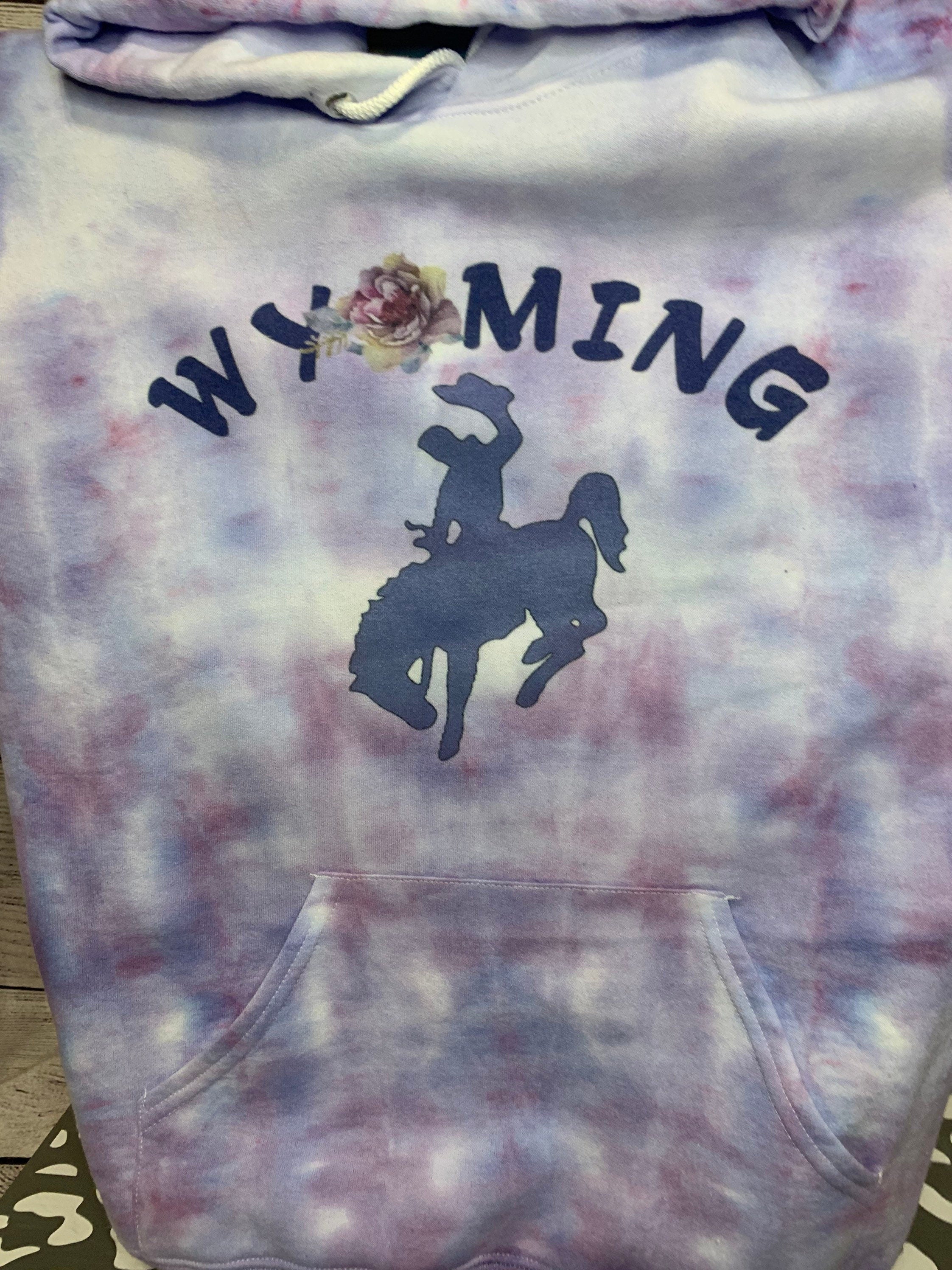 Wyoming Hoodie in purple